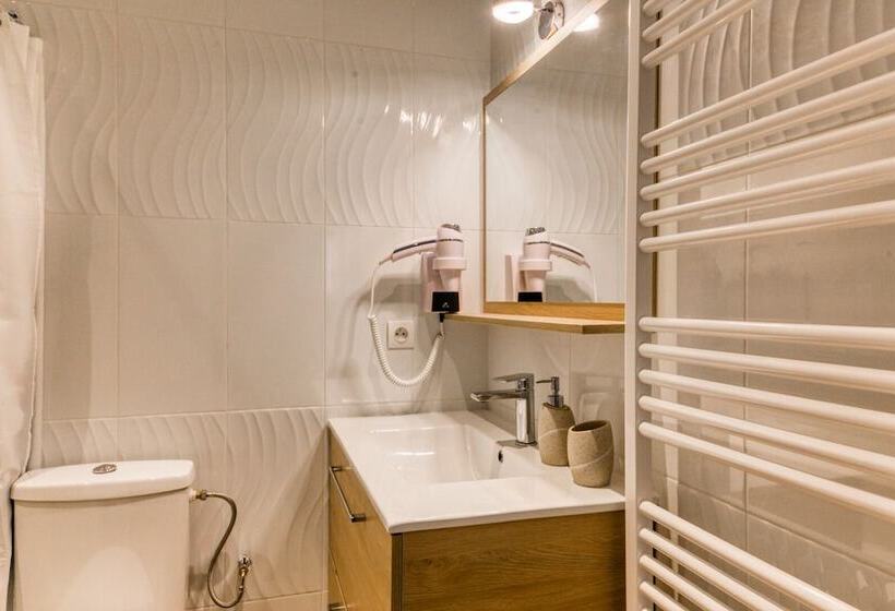 Crew Lighthouse   Hostel