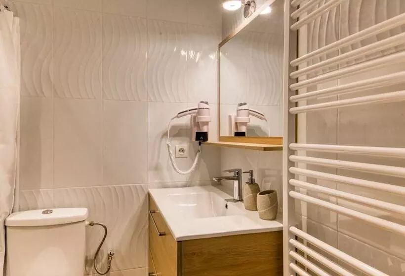 Crew Lighthouse   Hostel