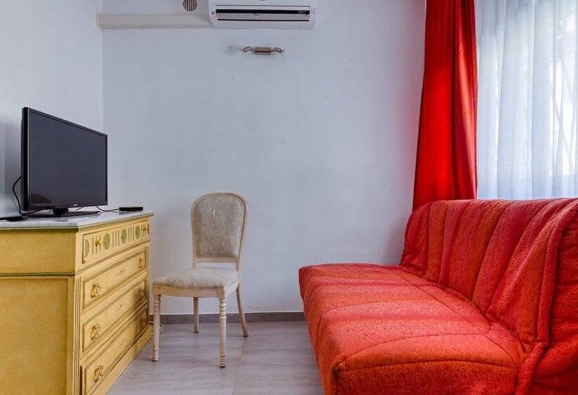 Crew Lighthouse   Hostel