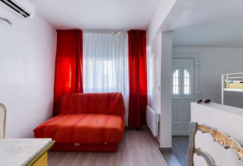 Crew Lighthouse   Hostel