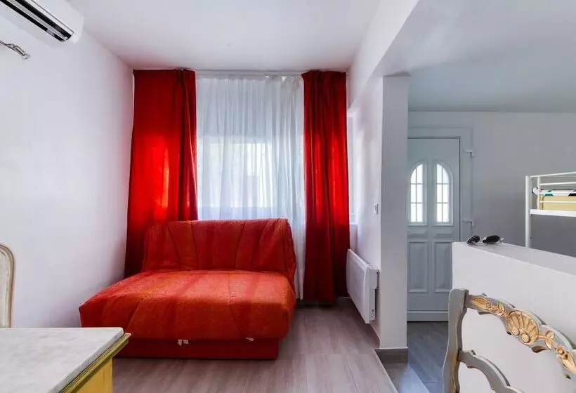 Crew Lighthouse   Hostel