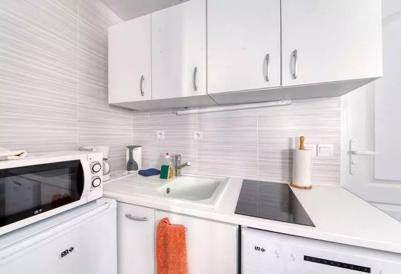 Crew Lighthouse   Hostel