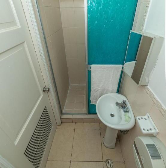 旅馆 Hostal Amador Familiar