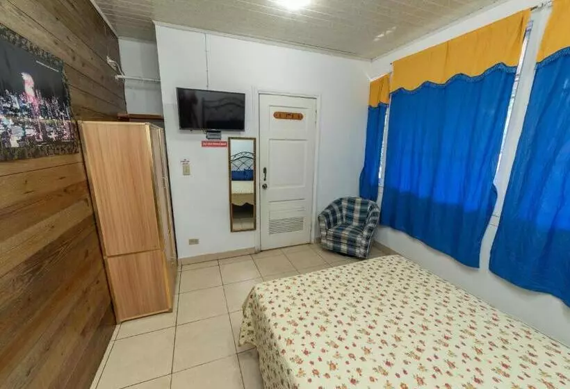 هاستل Hostal Amador Familiar