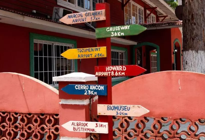 هاستل Hostal Amador Familiar