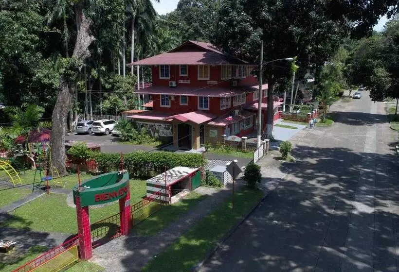 هاستل Hostal Amador Familiar