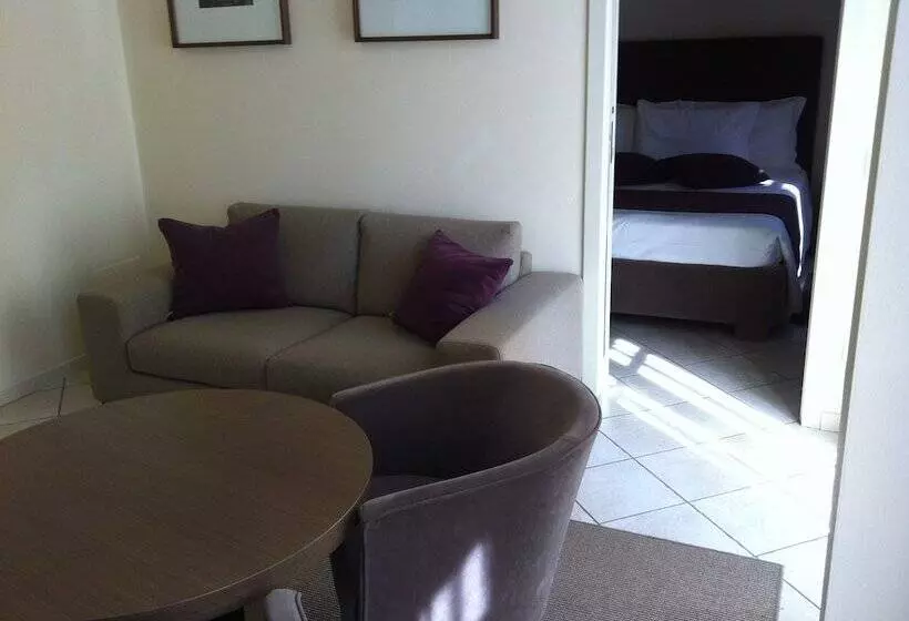 簡易ホテル Novessentia