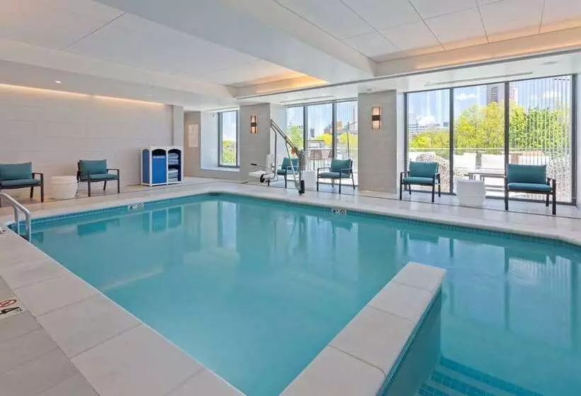ホテル Hilton Garden Inn Boston Brookline, Ma
