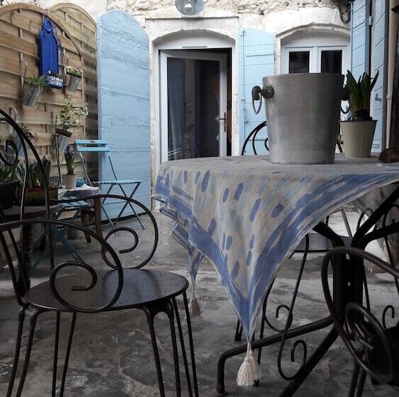 پانسیون L Indigote