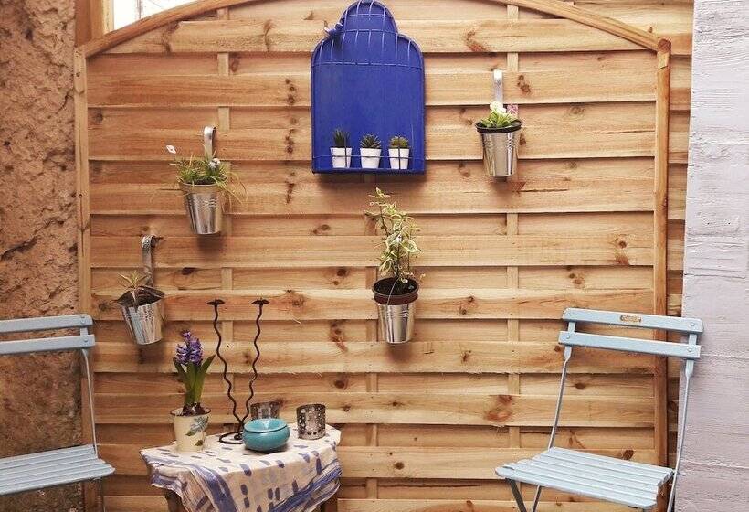 پانسیون L Indigote