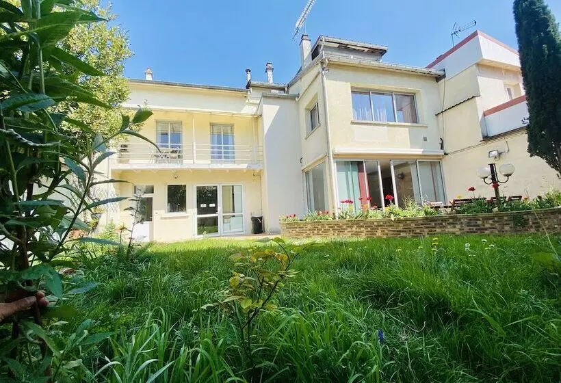 Majatalo Reims Sherpa Guest House