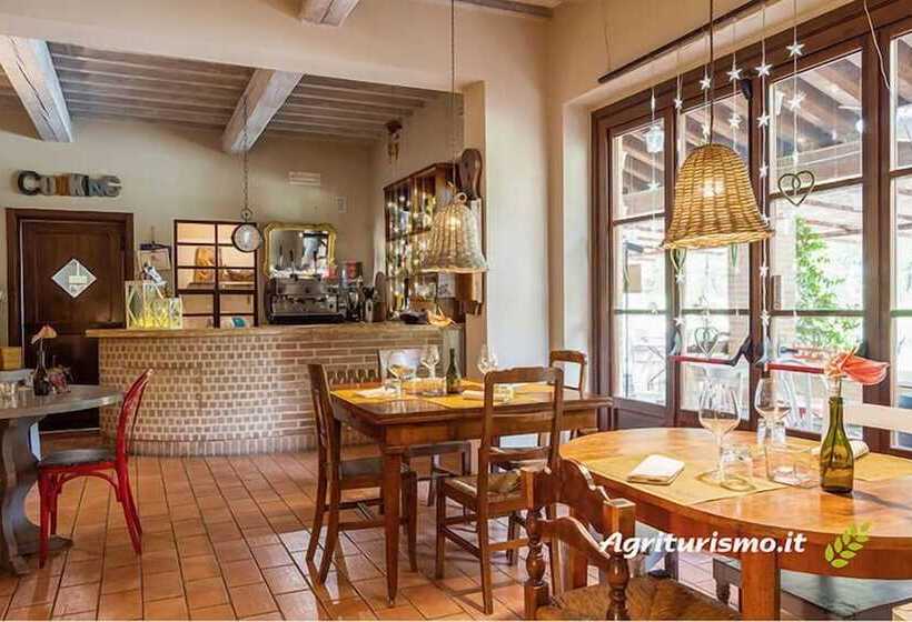 Quaint Cottage In Citta Della Pieve With Swimming Pool