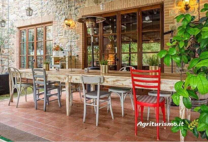 Quaint Cottage In Citta Della Pieve With Swimming Pool