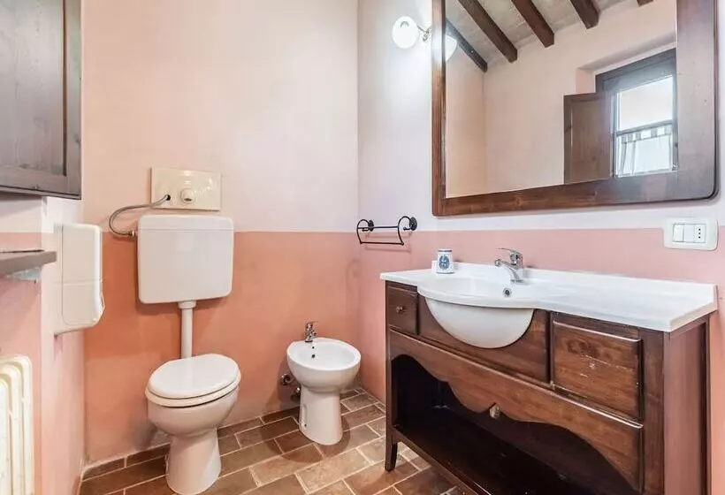 Quaint Cottage In Citta Della Pieve With Swimming Pool