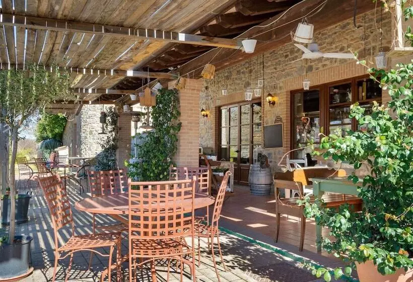 Quaint Cottage In Citta Della Pieve With Swimming Pool