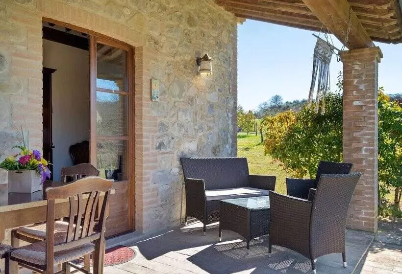 Quaint Cottage In Citta Della Pieve With Swimming Pool