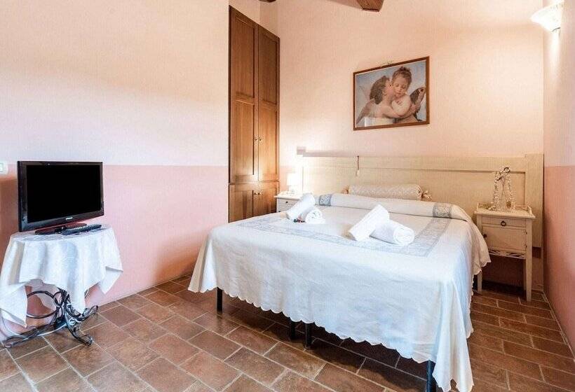 Quaint Cottage In Citta Della Pieve With Swimming Pool