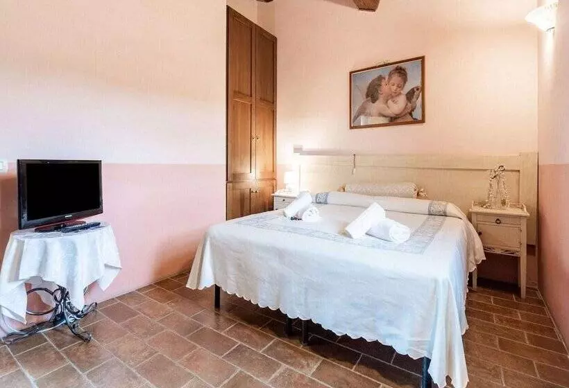 Quaint Cottage In Citta Della Pieve With Swimming Pool