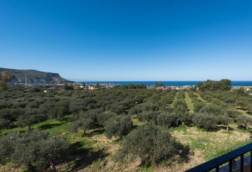 تختخواب و صبحانه Casale Belvedere