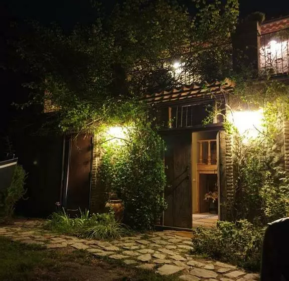 تختخواب و صبحانه Casaletto La Volpara