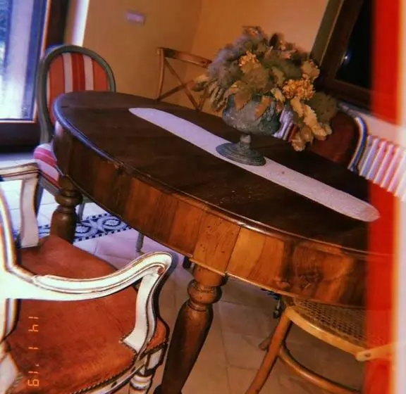 تختخواب و صبحانه Casaletto La Volpara