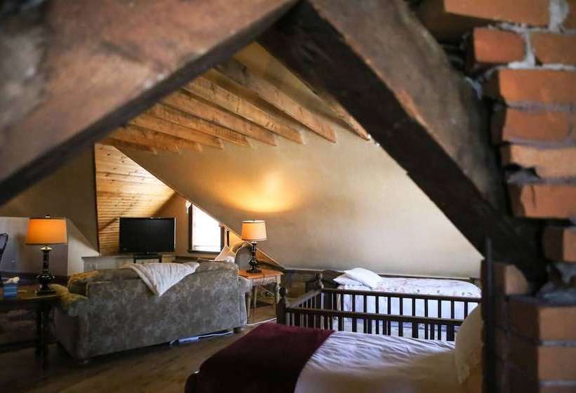 Bed & Breakfast On Broadway