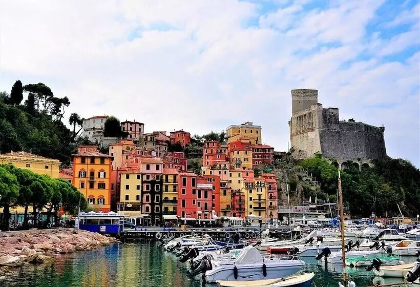 هتل Greenchalets Ameglia   Campsite