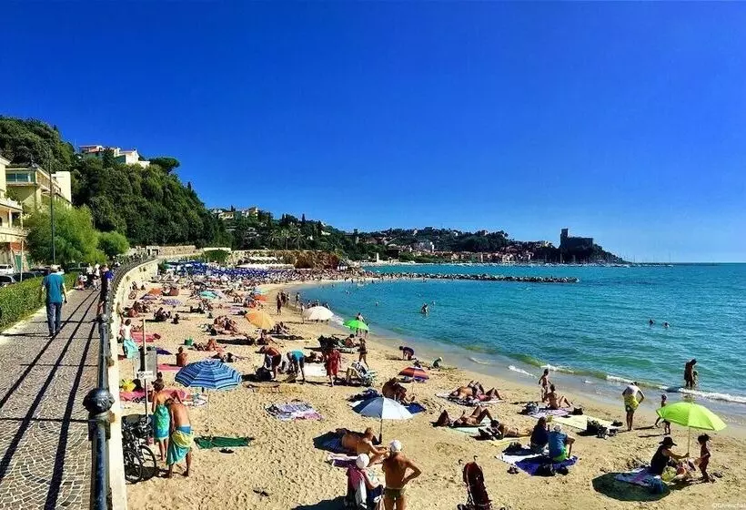 هتل Greenchalets Ameglia   Campsite