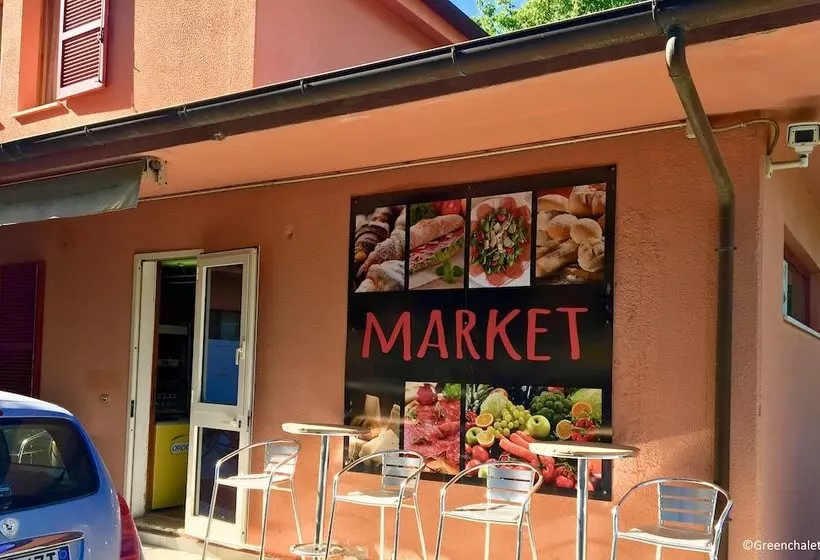 هتل Greenchalets Ameglia   Campsite