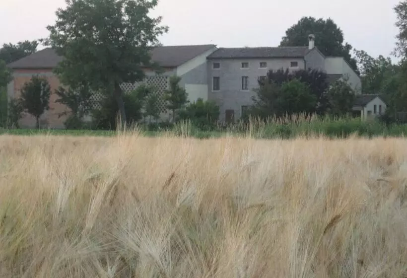 Maaseutuhotelli Agriturismo La Rovere