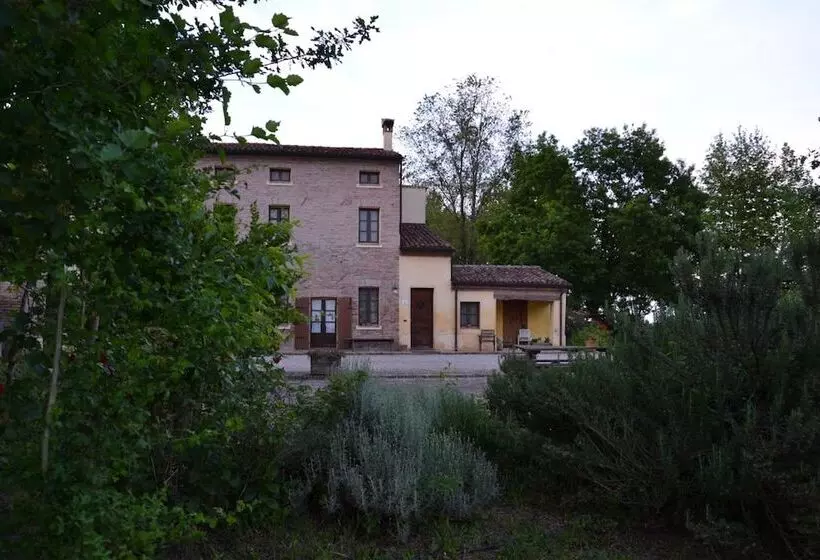 Maaseutuhotelli Agriturismo La Rovere