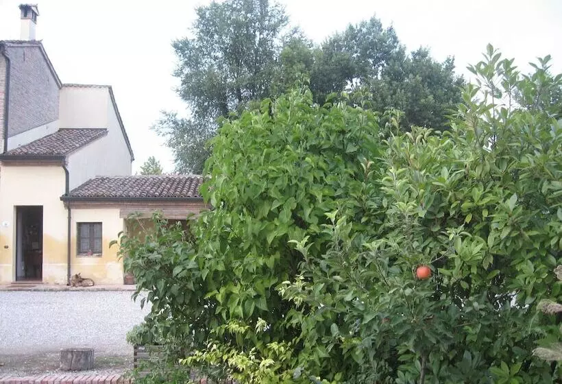 Maaseutuhotelli Agriturismo La Rovere