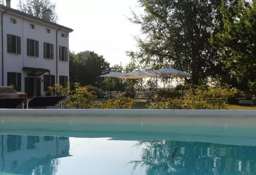 Maaseutuhotelli Agriturismo Viridarium
