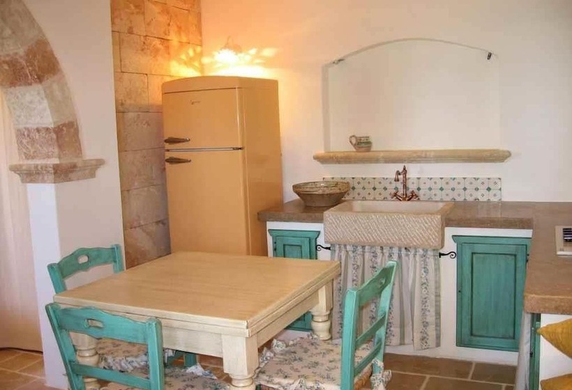 Mirto Sotto Casa In Pietra Sul Mare