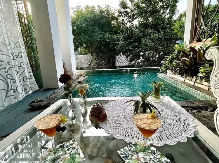 پانسیون Le Jardin De Ravintsara   Adults Only