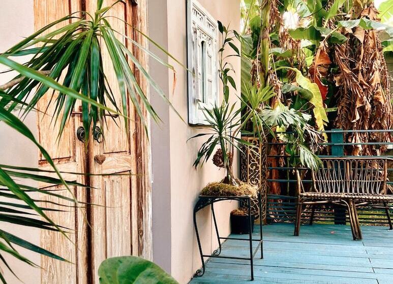 پانسیون Le Jardin De Ravintsara   Adults Only