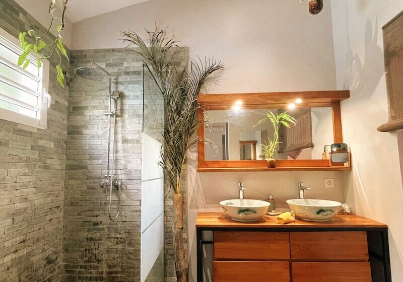 پانسیون Le Jardin De Ravintsara   Adults Only