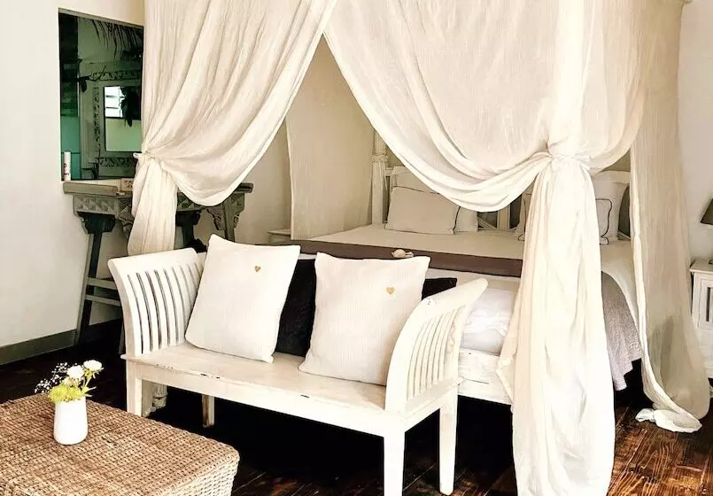 پانسیون Le Jardin De Ravintsara   Adults Only