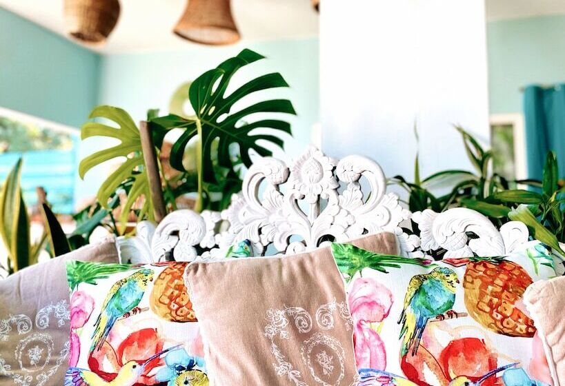 پانسیون Le Jardin De Ravintsara   Adults Only