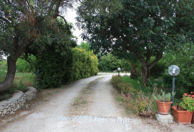 مبيت وإفطار La Macchia