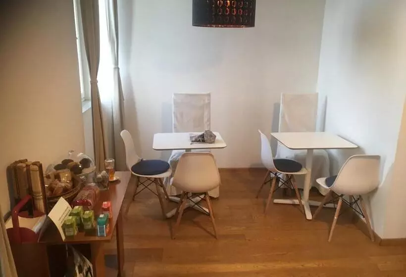 تختخواب و صبحانه Da Linda