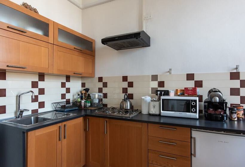 تختخواب و صبحانه Da Linda