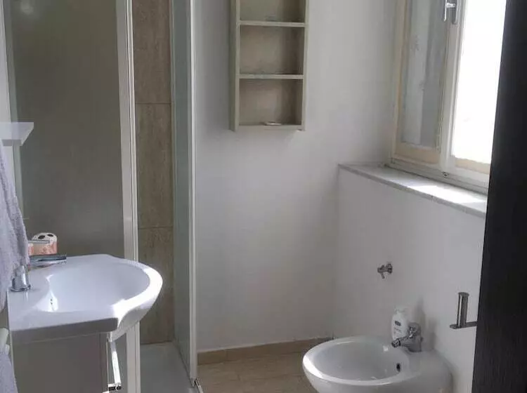 تختخواب و صبحانه Da Linda