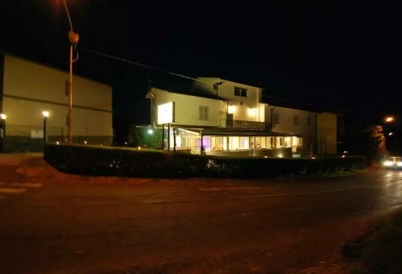 Aamiaismajoitus (B&B) & Ristorante L'angoletto In Selci