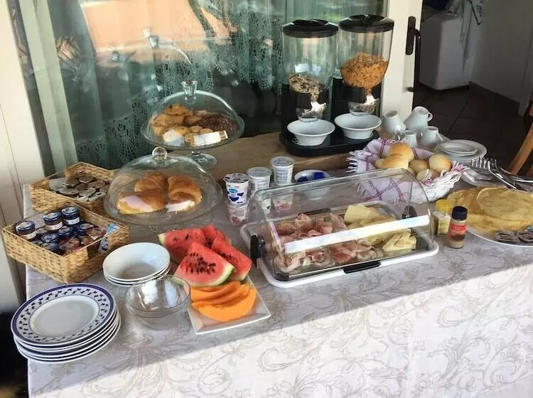 Aamiaismajoitus (B&B) Villa Josephine