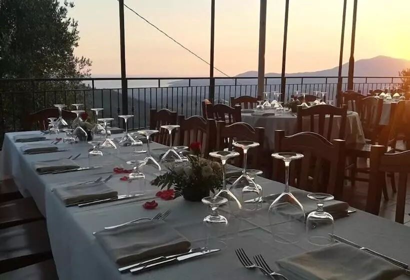 Hotelli Alin Village