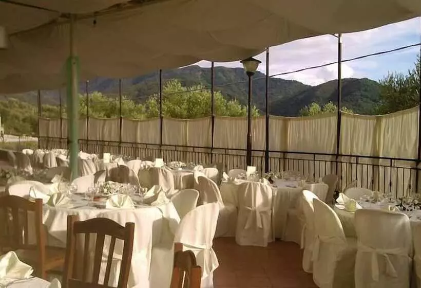 Hotelli Alin Village