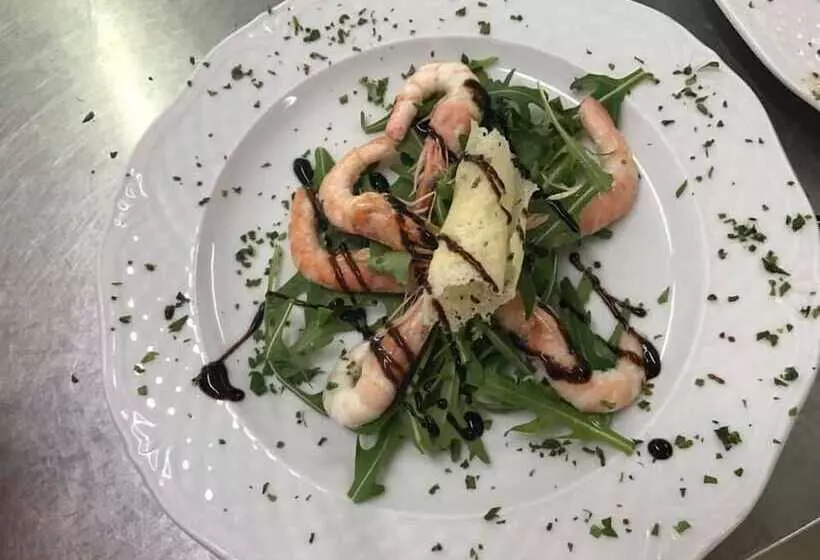 Hotelli Alin Village