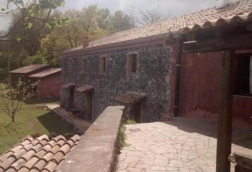 هتل روستایی Agriturismo La Caraffara Sull  Etna