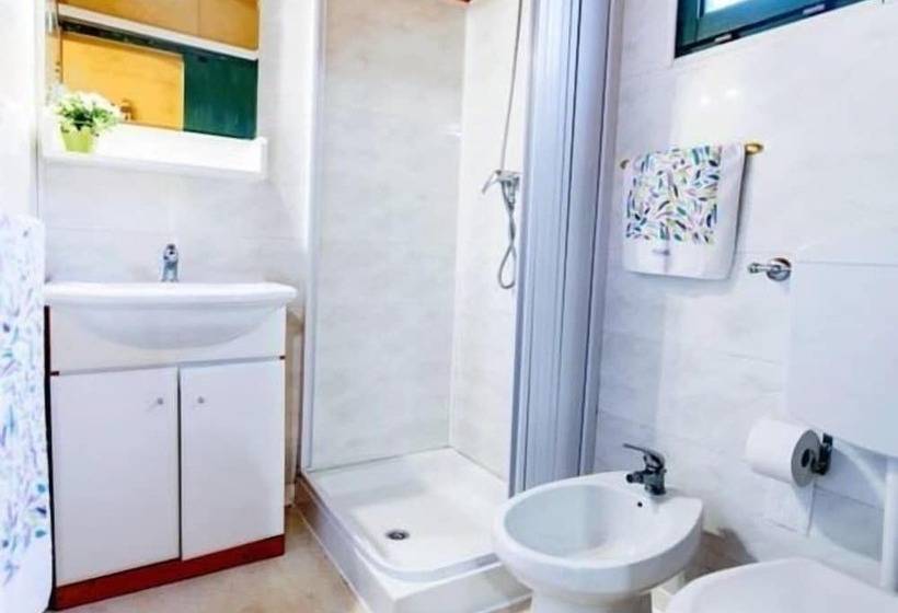 فندق Villaggio Camping Duca Amedeo